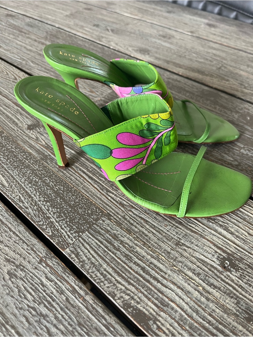 KATE SPADE preppy green stiletto, size 8.5.